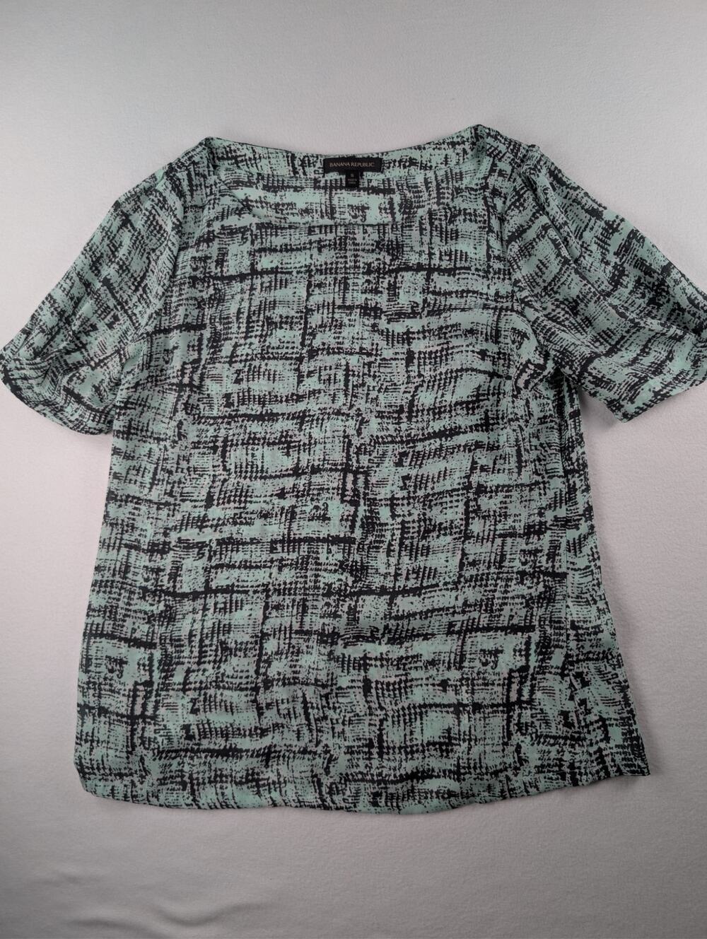 Banana Republic Womens Small Mint Green Black Abstract Print Short Sleeve Blouse